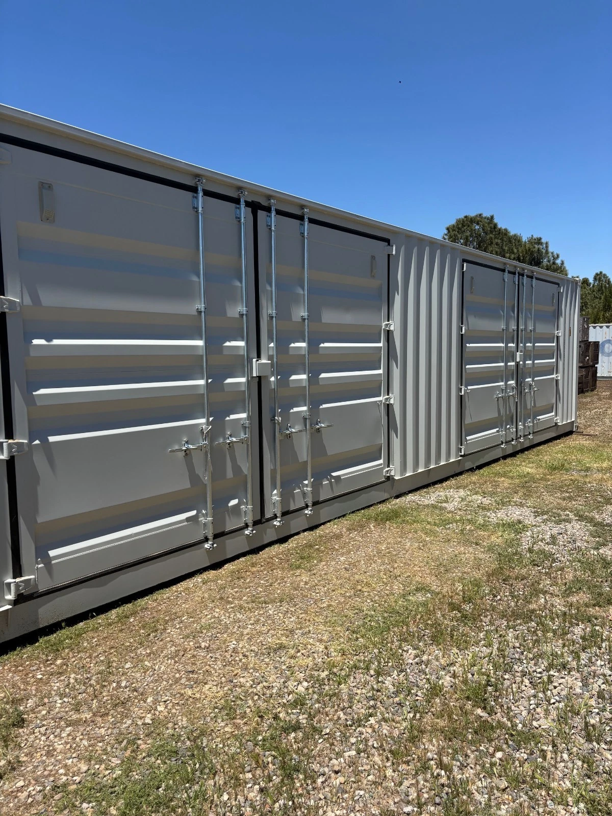 40′ HIGH CUBE SHIPPING CONTAINER - Image 4